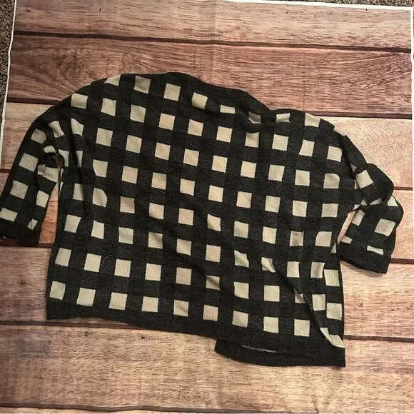 Glitzy Girlz Buffalo plaid Black Cream Cardigan Size 2X - Picture 2 of 3